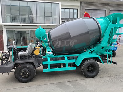 4方混凝土攪拌車